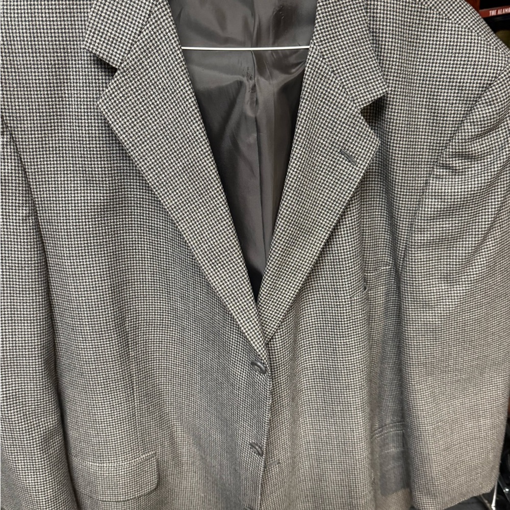 Gray Textured Sport Coat with Notched Lapels